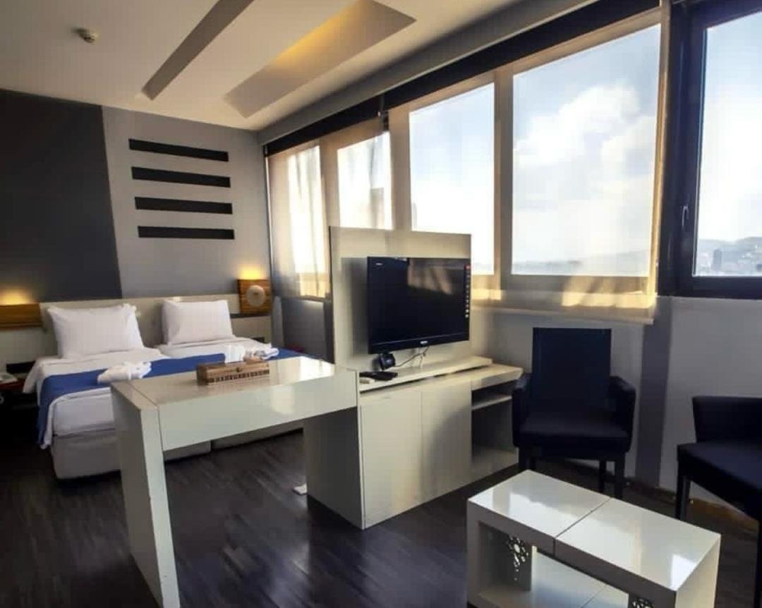 Business Suite - 1