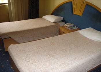 Twin Room - 1